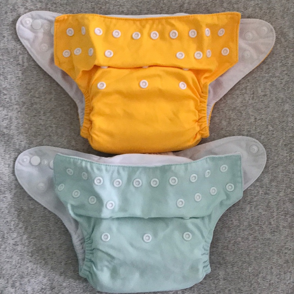 2 pack Alva cloth diaper covers w inserts